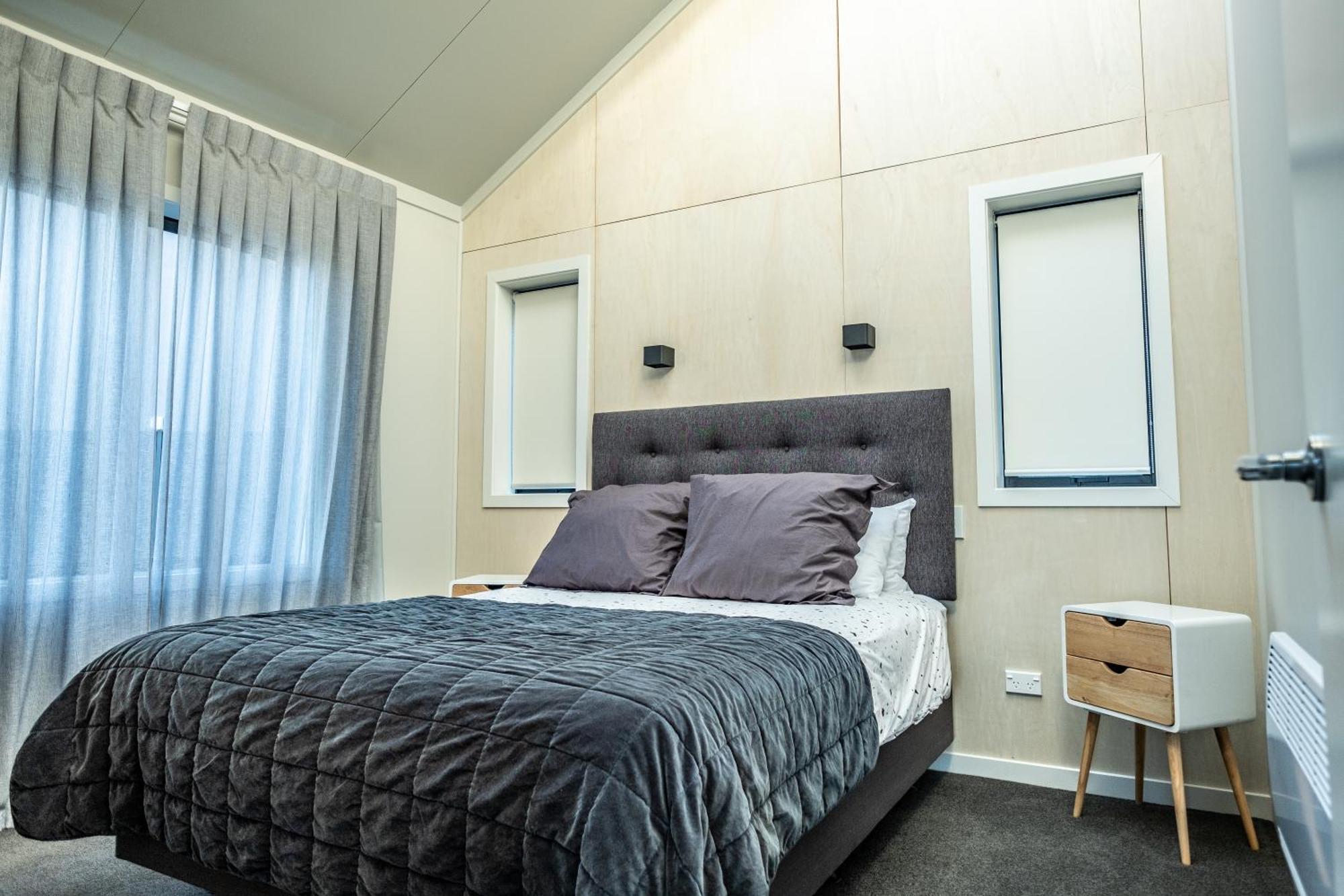 Jollies Lodge Townhouse แฮนเมอร์สปริงส์ ภายนอก รูปภาพ